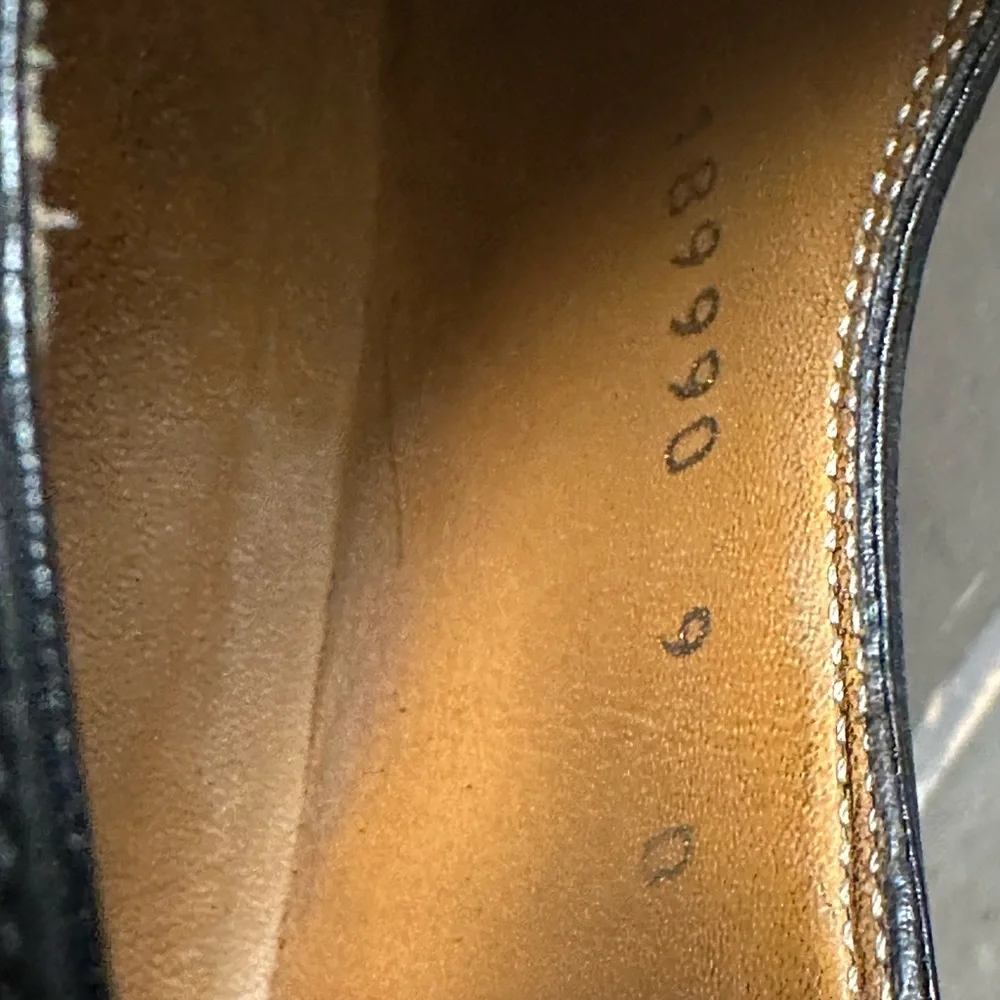 Gucci sleek black